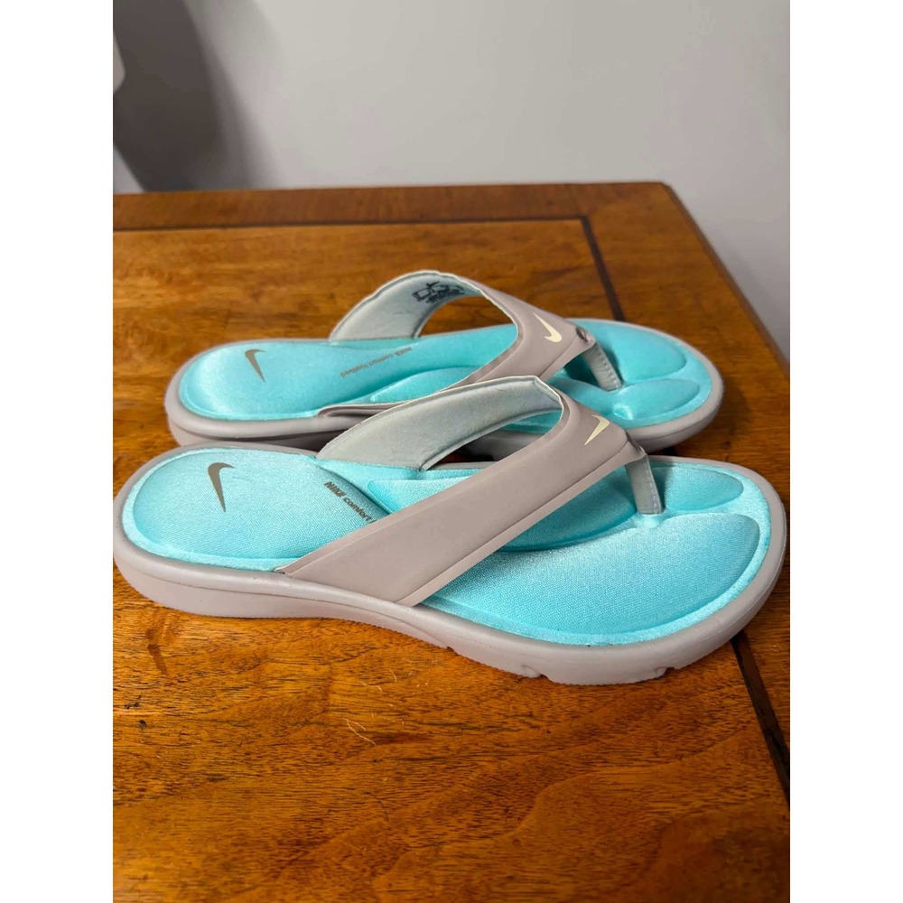 Nike Womens 10 Turquoise Grey Comfort Footbed Sandals Flip Flops 882687-005